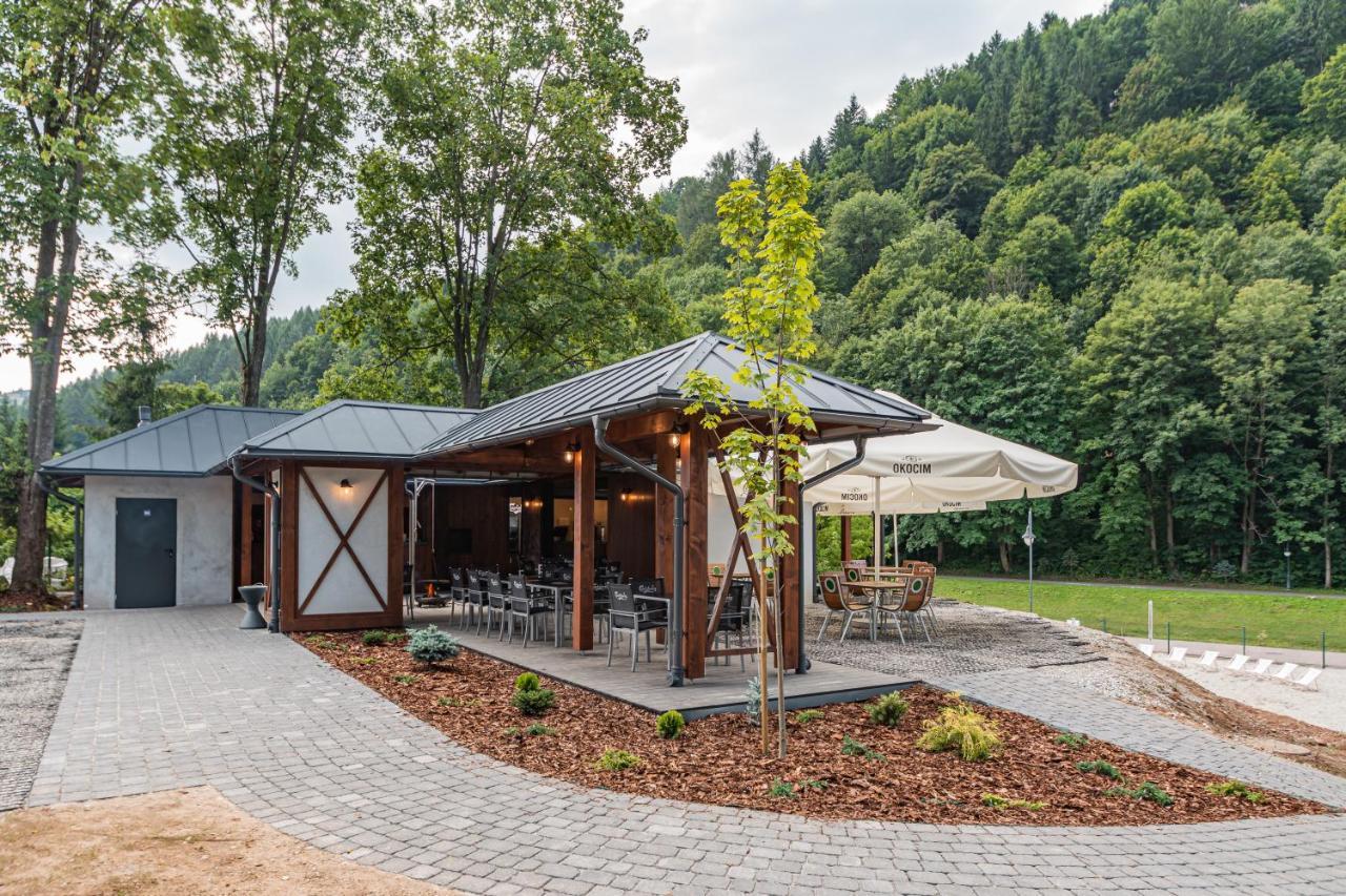 Szczawnica Park Resort & Spa Exterior photo The restaurant in the park