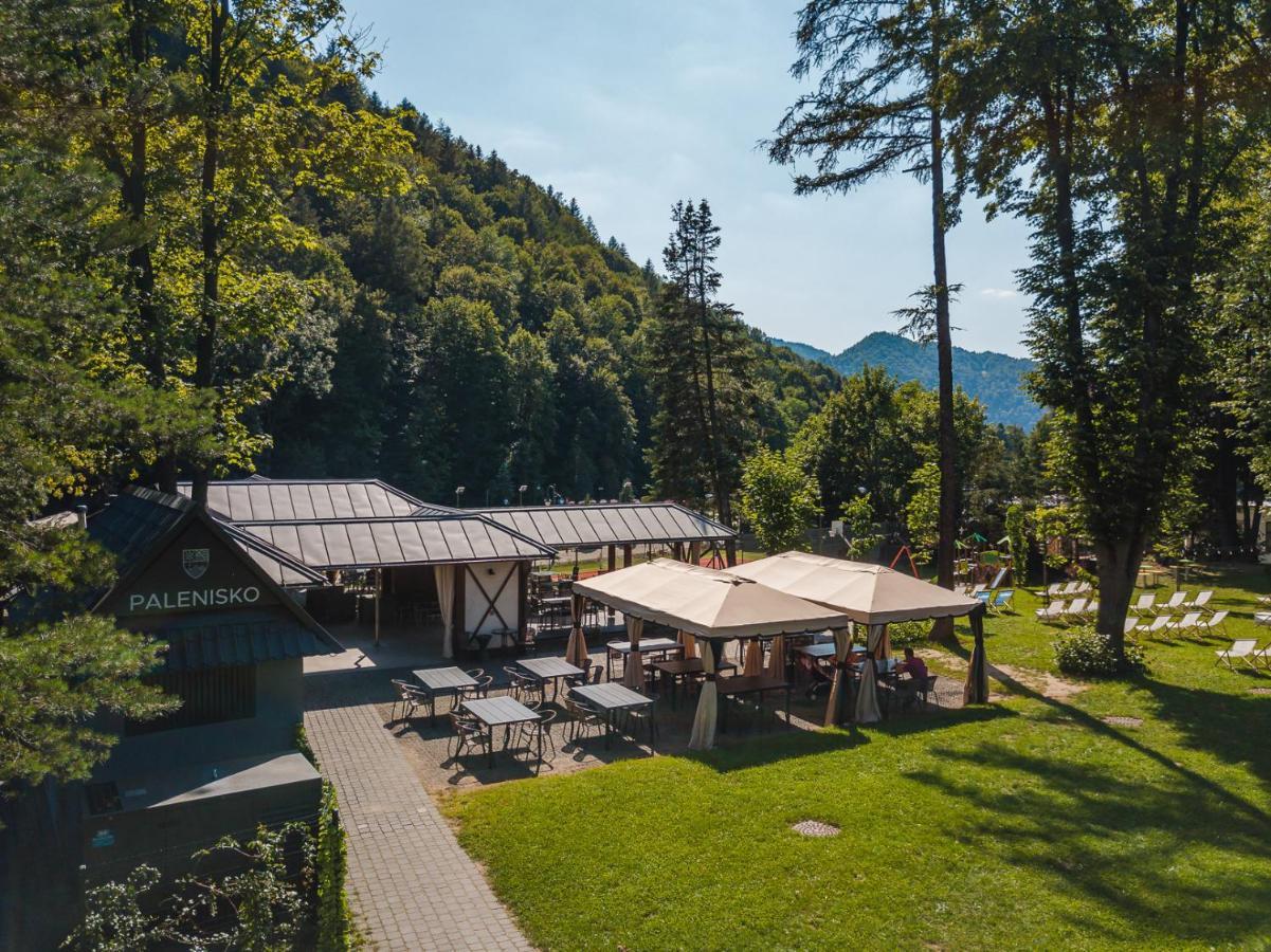 Szczawnica Park Resort & Spa Exterior photo The restaurant in the park