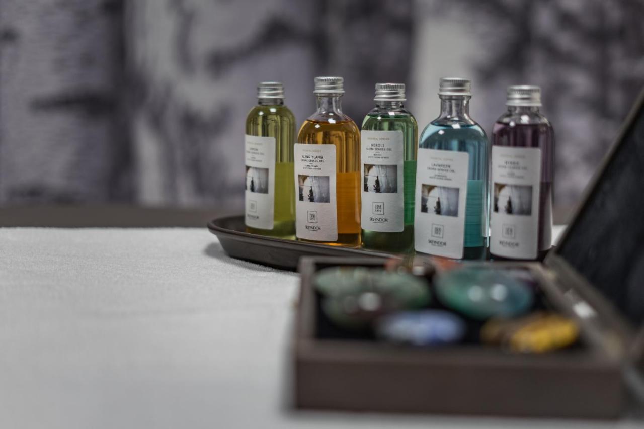 Szczawnica Park Resort & Spa Exterior photo A set of 6 bottles of different coloured mineral oil